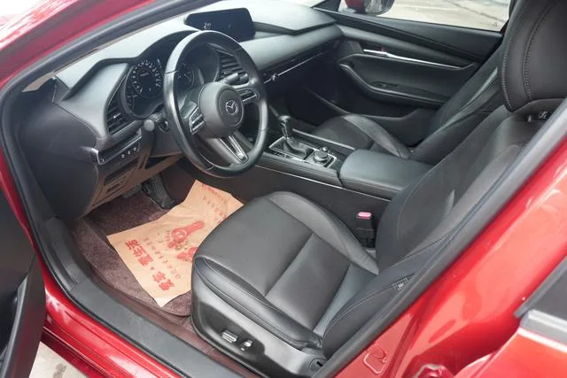Mazda Mazda3 Axela 2021 2.0L Versión elegante de calidad automática exterior foto 3 Mazda Mazda3 Axela 2021 2.0L Versión elegante de calidad automática exterior foto 3