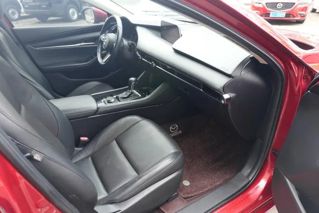 Mazda Mazda3 Axela 2021 2.0L Versión elegante de calidad automática exterior foto 4 Mazda Mazda3 Axela 2021 2.0L Versión elegante de calidad automática exterior foto 4