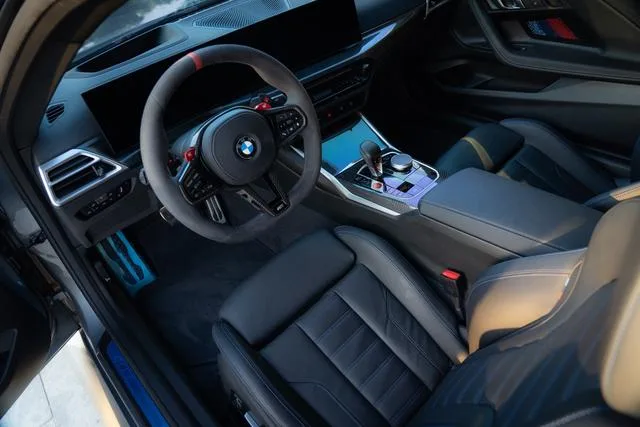 BMW M2 2024 M2 Coupé intérieur photo 9 BMW M2 2024 M2 Coupé intérieur photo 9