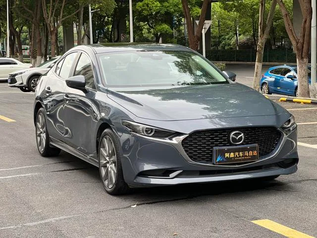 Mazda Mazda3 Axela 2023 2.0L Auto Quality Edition exterior photo 3 Mazda Mazda3 Axela 2023 2.0L Auto Quality Edition exterior photo 3