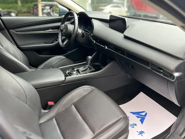 Mazda Mazda3 Axela 2023 2.0L Auto Quality Edition interior photo 8 Mazda Mazda3 Axela 2023 2.0L Auto Quality Edition interior photo 8