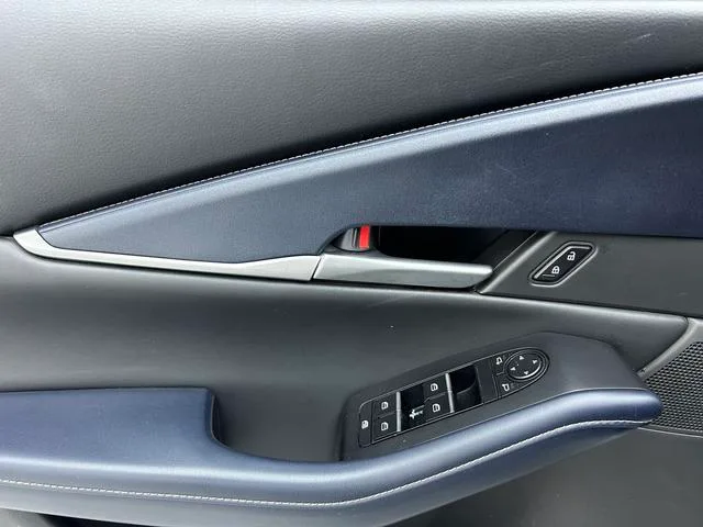 Mazda CX-30 2022 2.0L Automatic quality Yue type interior photo 14 Mazda CX-30 2022 2.0L Automatic quality Yue type interior photo 14