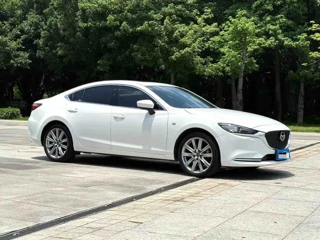 Mazda Atenza 2020 2.5L Edición Blue Sky Respete exterior foto 3 Mazda Atenza 2020 2.5L Edición Blue Sky Respete exterior foto 3