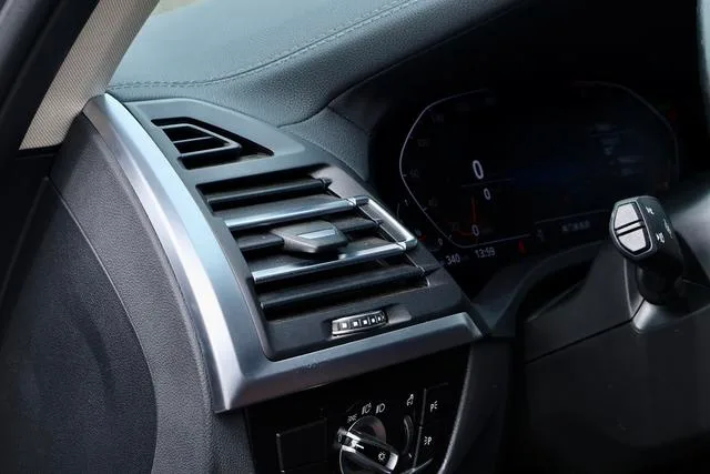 BMW X3 2022 xDrive30i Leading Type M Obsidian Night Suit interior photo 13 BMW X3 2022 xDrive30i Leading Type M Obsidian Night Suit interior photo 13