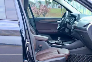 BMW X3 2022 xDrive30i Leading Type M Obsidian Night Suit interior photo 16 BMW X3 2022 xDrive30i Leading Type M Obsidian Night Suit interior photo 16