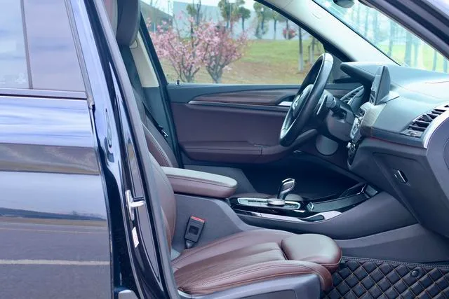 BMW X3 2022 xDrive30i Leading Type M Obsidian Night Suit interior photo 16 BMW X3 2022 xDrive30i Leading Type M Obsidian Night Suit interior photo 16