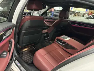 BMW 5 Series 2022 530Li Premium Class M Sports suit interior photo 6 BMW 5 Series 2022 530Li Premium Class M Sports suit interior photo 6