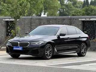 BMW 5 Series 2022 Segundo cambio 525Li M Conjunto deportivo