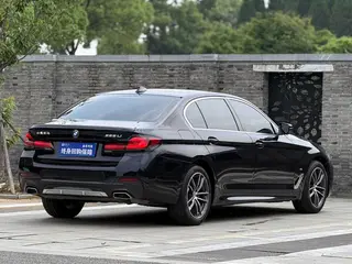 BMW 5 Series 2022 Deuxième lifting 525Li M Ensemble de sport intérieur photo 12