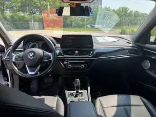 BMW 1 Series 2021 Restyling 120i M Sports Obsidian Night Edition interior photo 11