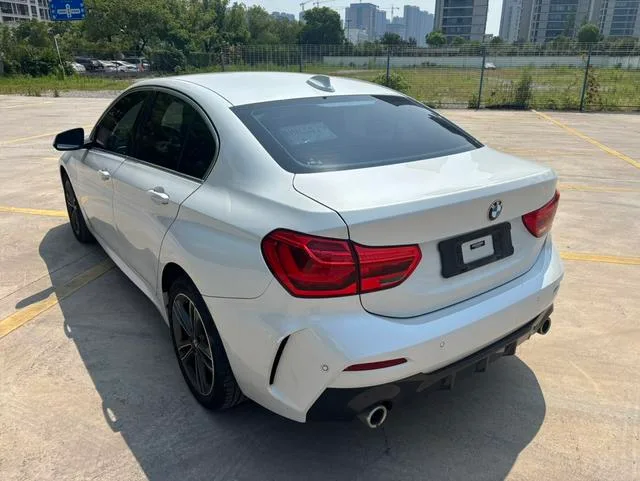 BMW 1 Series 2021 Restyling 120i M Sports Obsidian Night Edition interior photo 14