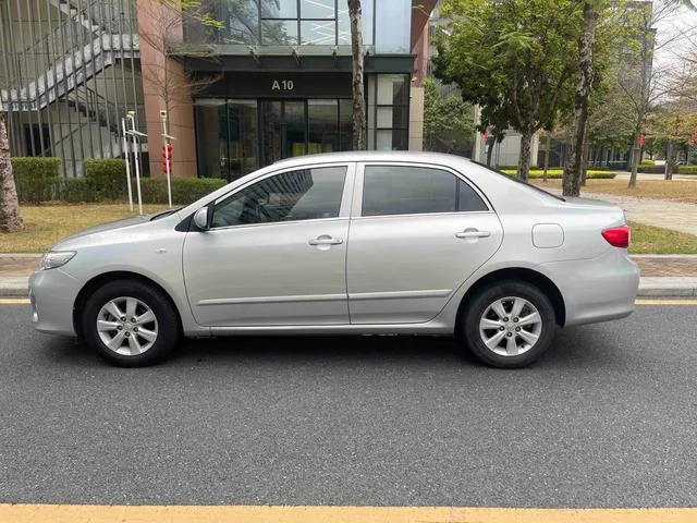 Toyota Corolla 2011 1.6L Manual GL exterior photo 8