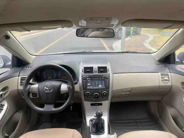 Toyota Corolla 2011 1.6L Manual GL interior photo 20