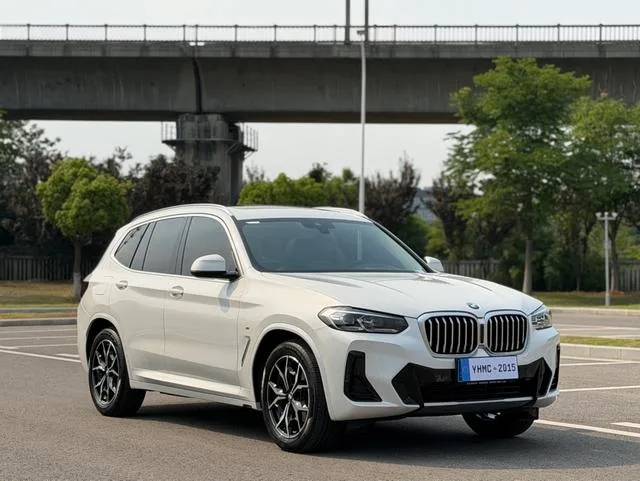 BMW X3 2022 Restyling xDrive25i M Sports suit exterior photo 3