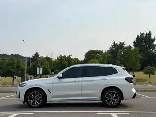 BMW X3 2022 Restyling xDrive25i M Sports suit exterior photo 4