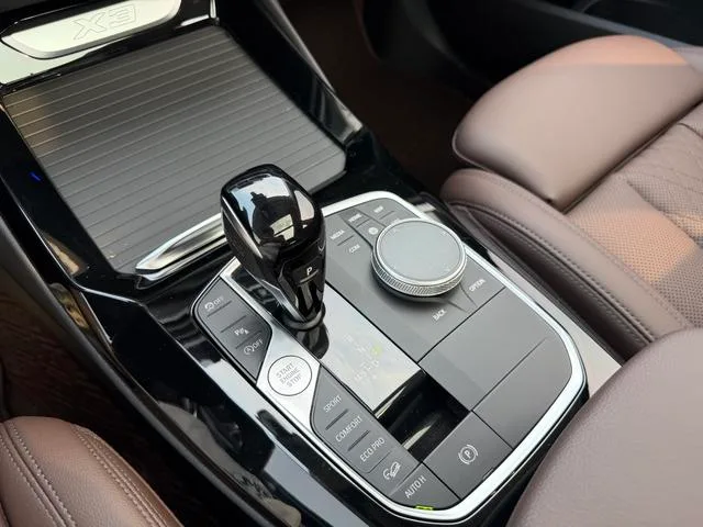 BMW X3 2022 Restyling xDrive25i M Sports suit interior photo 13