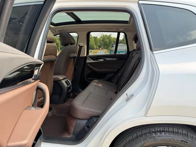 BMW X3 2022 Restyling xDrive25i M Sports suit interior photo 18