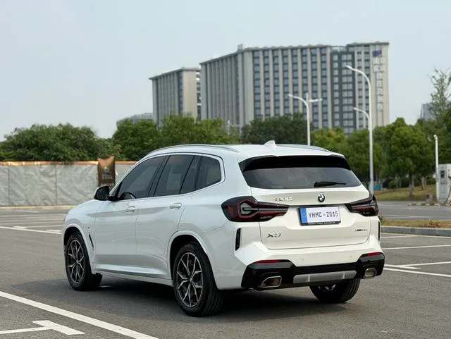 BMW X3 2022 Restyling xDrive25i M Sports suit interior photo 19