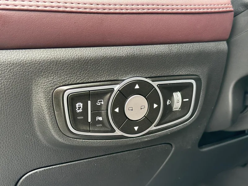 Jetour X90 2022 Zilong 2.0T DCT Changsheng Edition 7 seat interior photo 14 Jetour X90 2022 Zilong 2.0T DCT Changsheng Edition 7 seat interior photo 14