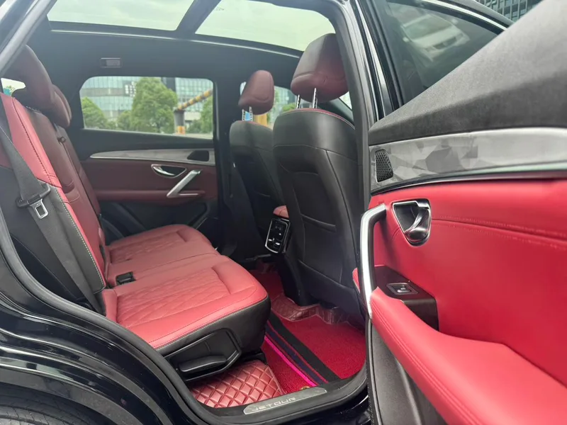 Jetour X70 PLUS 2024 Champion Edition 1.5T DCT Champion PRO 7 seat interior photo 9