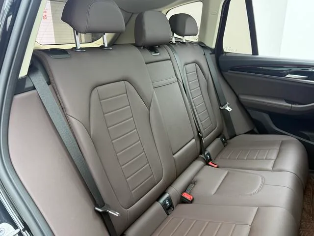 BMW X3 2021 Mise à jour xDrive25i Ensemble de luxe intérieur photo 16