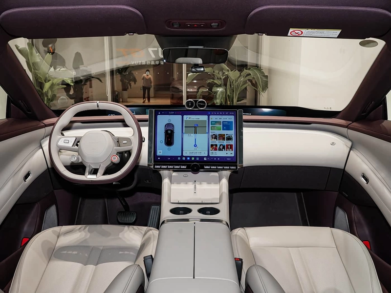Xiaomi Auto SU7 2026 Standard Edition interior photo 15 Xiaomi Auto SU7 2026 Standard Edition interior photo 15