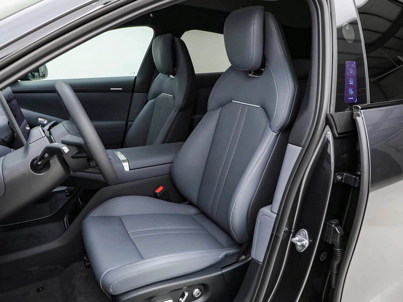 Xiaomi Auto SU7 2026 Standard Edition interior photo 18 Xiaomi Auto SU7 2026 Standard Edition interior photo 18