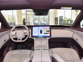 Xiaomi Auto YU7 2025 Super longue durée de vie à quatre roues motrices Pro Version intérieur photo 18
