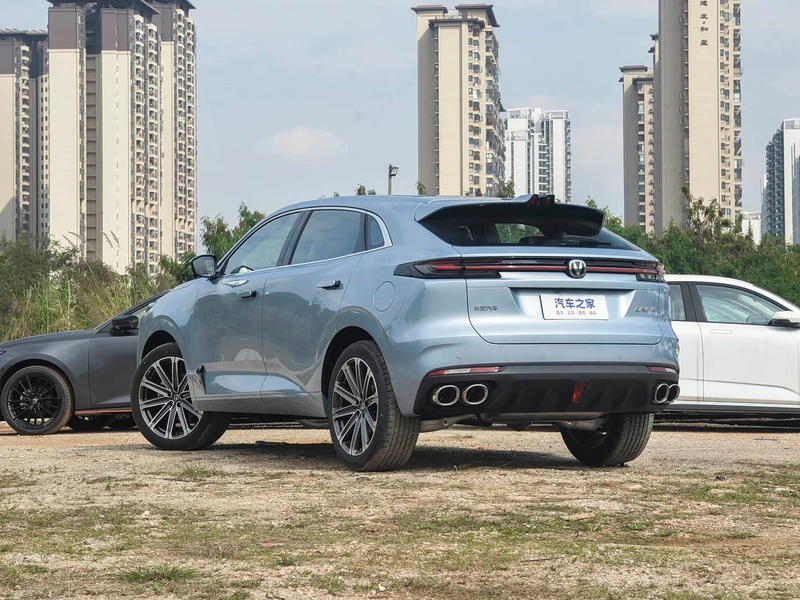 Changan UNI-K 2024 2.0T Two-Drive Global Edition exterior photo 5