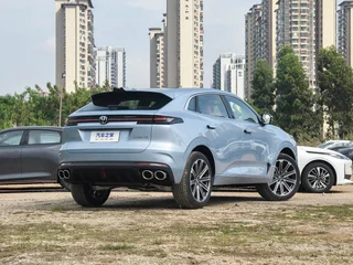 Changan UNI-K 2024 2.0T Two-Drive Global Edition exterior photo 7
