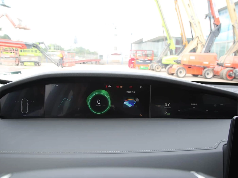 Changan UNI-K 2024 2.0T Two-Drive Global Edition interior photo 12