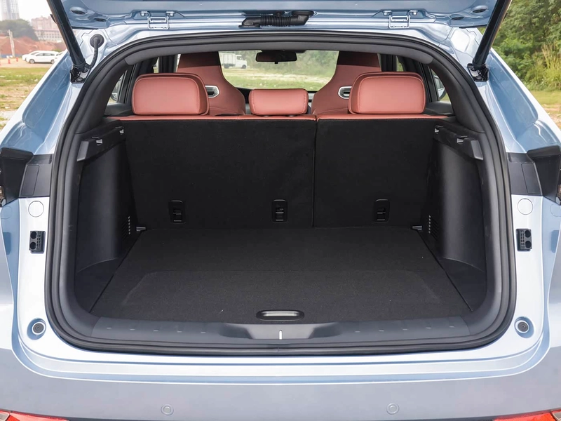 Changan UNI-K 2024 2.0T Two-Drive Global Edition interior photo 15