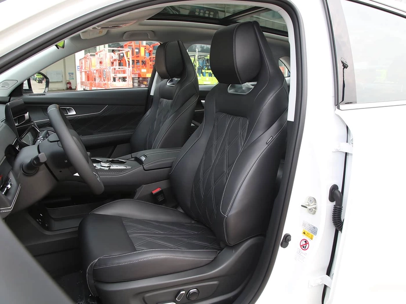 Changan UNI-K 2024 2.0T Two-Drive Global Edition interior photo 16