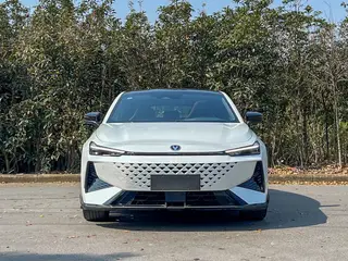Changan UNI-V 2024 1.5T Престижный спортивный экстерьер фото 2