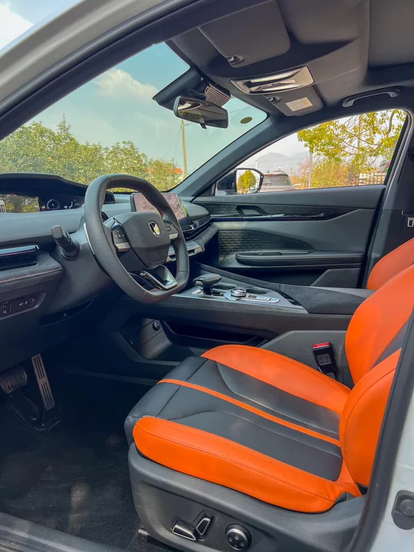 Changan UNI-V 2024 1.5T Престижный спортивный интерьер фото 13