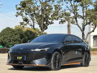Changan UNI-V 2024 1.5T Премиум-класса