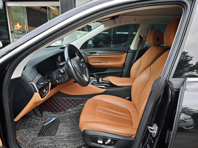 BMW 6 Series GT 2021 630i Luxury Design Set interior photo 6