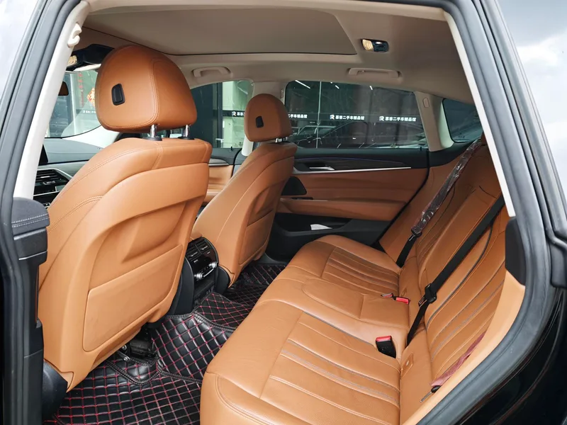 BMW 6 Series GT 2021 630i Luxury Design Set interior photo 7