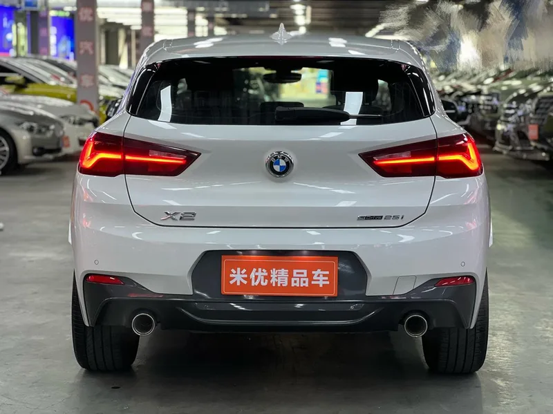 BMW X2 2021 Mise à jour sDrive25i M Ensemble hors route extérieur photo 2