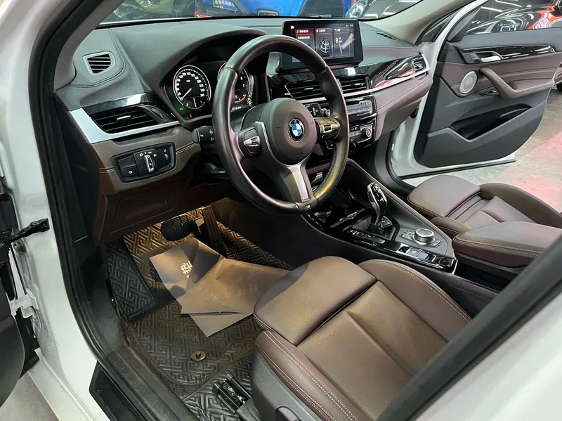 BMW X2 2021 Mise à jour sDrive25i M Ensemble hors route extérieur photo 6