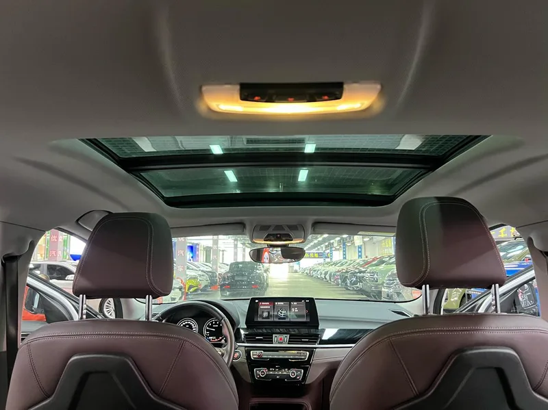 BMW X2 2021 Mise à jour sDrive25i M Ensemble hors route intérieur photo 13