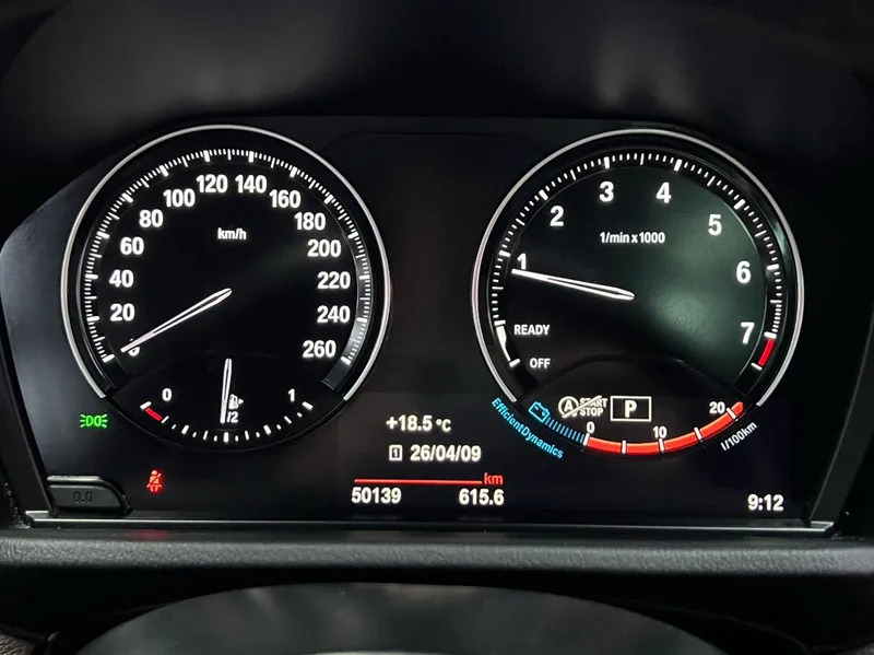 BMW X2 2021 Mise à jour sDrive25i M Ensemble hors route intérieur photo 17