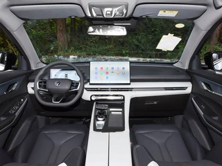 Changan CS75PLUS 2026 Умный чемпион издание 1.5T Новый синий кит Умный интерьер фото 11