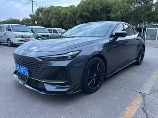 Changan UNI-V 2022 1.5T Versión deportiva exterior foto 1