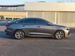 Changan Eado 2023 PLUS Version de plaisir Baleine bleue NE 1.4T GDI DCT Finition premium extérieur photo 4