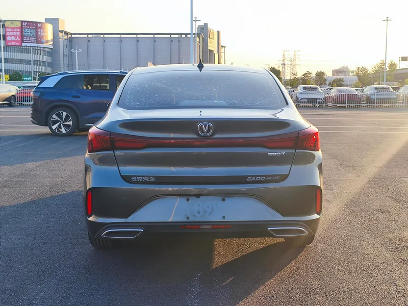 Changan Eado 2023 PLUS Version de plaisir Baleine bleue NE 1.4T GDI DCT Finition premium extérieur photo 7