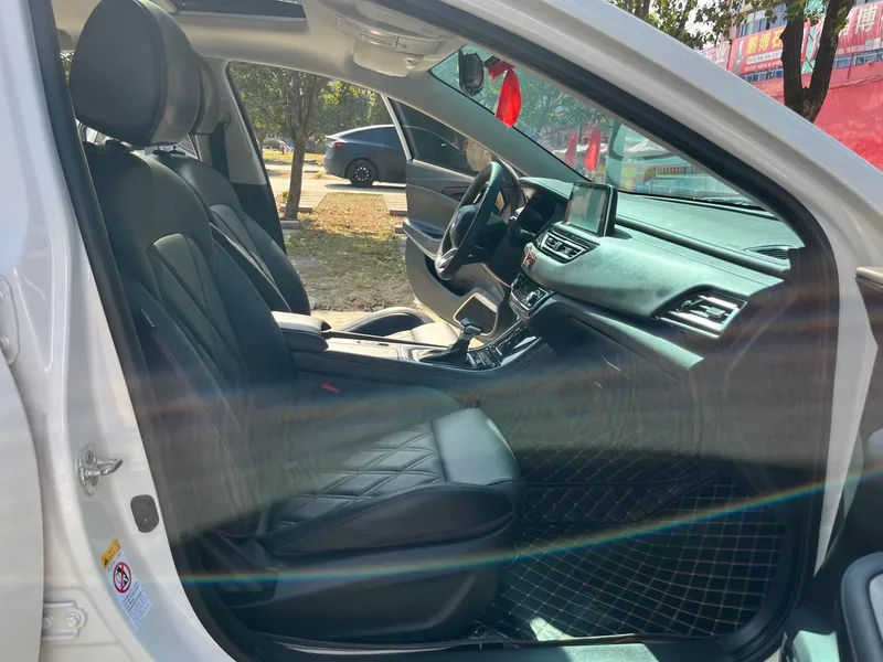 Changan Raeton CC 2021 Blue Whale Edition 1.5T DCT Flagship interior photo 11