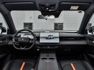 Changan UNI-Z 2026 Wisdom of the New Blue Whale 500Bar PRO interior photo 12