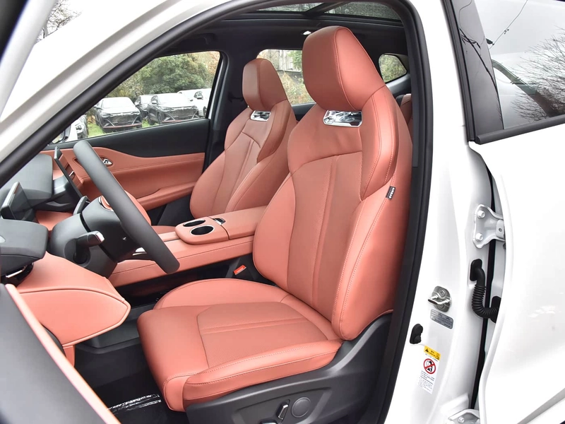 Changan UNI-Z 2026 Wisdom of the New Blue Whale 500Bar PRO interior photo 15