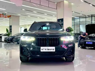 BMW X7 2022 xDrive40i Premium Class M Sports suit exterior photo 2